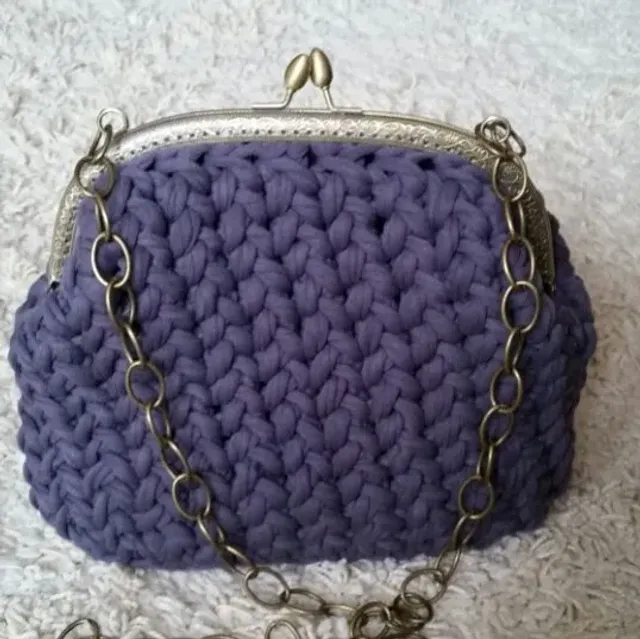 #моясумочка #сумкаизтрикотажнойпряжи#пряжаспагетти #сумкакрючком #сумкавязанная#ленточнаяпряжасумка #ленточнаяпряжа #сумкавяжуназаказ(цвет по запросу .)