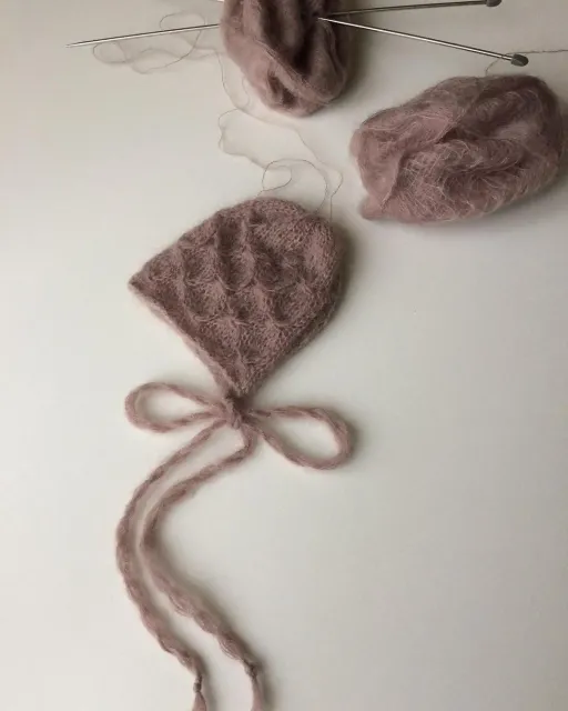 Ещё одна шапуля их kids mohair. Люблю вязать пушистиков💕!
Подойдёт для комплекта из карусели👉.
В наличии. Размер newborn.
Можно дополнить игрушкой по желанию. 
По приобретению ✍️в директ. 
#реквизитдляноворожденных #реквизитдляньюборнсъемки #ньюборнреквизиты #ньюборнфотореквизит #комплектыдляноворождённых #комплектыдляфотосессийноворожденных #шапочкидляноворожденных #шапочкидляфотосессийноворожденных #вналичиитата