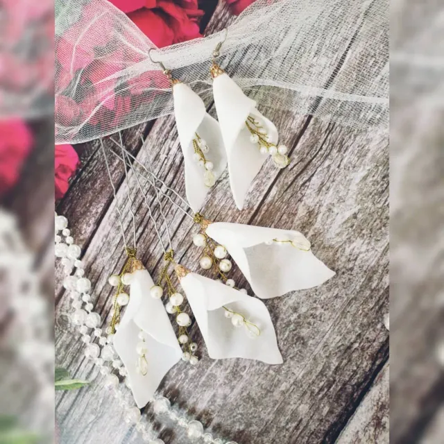 Невероятно нежный комплект, очень сдержанный и изысканный 😍
Цена за комплект (серьги и три шпильки) 120грн,
Цена шпилек 25грн шт
#бижутерия#заколкиручнаяработа#аксесуарыукраина#серьгиручнаяработа#сергиукраина