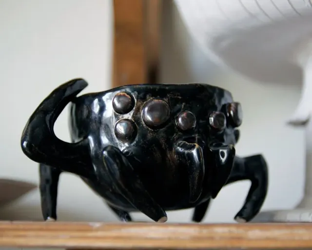 Листайте карусель! Там внутри этой чашки космос *___*

Слепить из мягкой и податливой глины лапки так, чтобы они были на одном уровне + выдерживали вес чаши + не были слоняче толстыми - это сложно 😬 Но я, как видите, справилась =))

Это вообще история о том, как мы порой думаем "Да не... это слишком сложно\заморочено, наверное стоит придумать что-то другое". А порой не думаем, а просто идем и делаем, пробуем.

Паучок отправился к своей хозяйке. Возможно уже прибыл и радует её.
Космос внутри этой чашки меня особенно впечатлил.

🖤 могу сделать повтор в других цветах

#ceramic #ceramics #ceramica #ceramiclove #handmade #pottery #ceramicart #potterylove #clayworks #handmadeceramic #instapottery #handcrafted #handcraft #керамика #лепкаизглины #красиваяпосуда #посудадлядома #керамикадлядома #паук #птицеед #паукптицеед #большопаук #шелоб