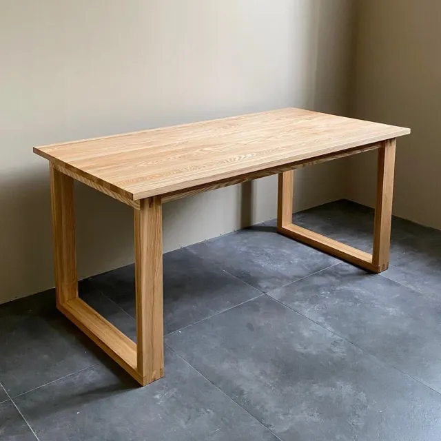 Как Вам такой стол? Оригинальный, не правда ли??? Легкий, стильный, не громоздкий). Ноги в виде квадратов подчёркивают стиль, а красота рисунка текстуры натурального массива ясеня заставляет остановить взгляд на нем!☝️
💥На заказ делаем любую мебель из дерева!
💥Сосна, ясень или дуб на выбор!!!
💥Экологичное покрытие!
💥Отправка в любую точку!
📞8-912-826-18-75
☝️☝️☝️☝️☝️☝️☝️
—————————————————————
#стол #столназаказ #рабочийстол #столвкабинет #столиздерева #столярнаямастерская #столизмассива #столик #столярныеизделия #столиздерева #столыназаказ #столярнаямастерская #столярноепроизводство #столыстульяназаказ #деревянныйстол #деревянный #интерьер #дизайнеринтерьера #столдлядизайнера #массив43