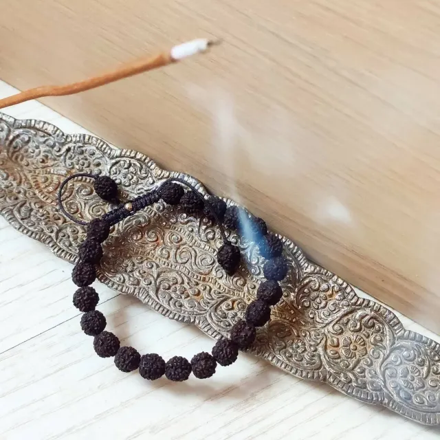 🎁 Заказ готов
Браслет из черной рудракши
🤠Для него💞

12-14/02
@delhibazar 
Арбат 24, 2й этаж
С 12.00 до 20.00
Вход свободный 
 #рудракша #ом #омганешаянамах
#омнамахшивайя #браслетысрудракшей #украшенияснатуральными камнями #украшениясрудракшей #браслетымосква #браслетизнатуральныхкамней #натуральныекамни #украшенияизнатуральныхкамней #деньвалентина #деньвсехвлюбленных #oxy_jewellery