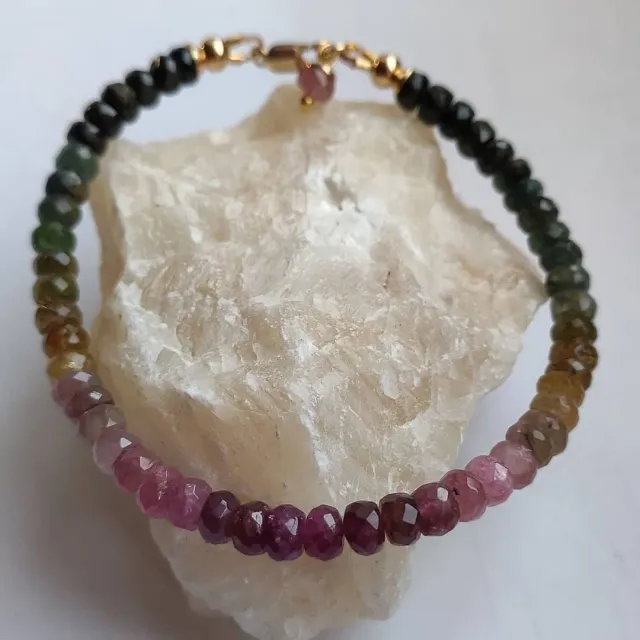 💎Браслет из турмалина будет представлен 3-4/10.2020 на @bohobazar.ru 
 Площадка Флакон.
ул.Большая Новодмитровская д.36
Вход бесплатный
С 12 до 20.00
#украшения
#украшенияизнатуральныхкамней #турмалин #браслетымосква #браслетыизнатуральныхкамней #бохобазар #oxy_jewellery