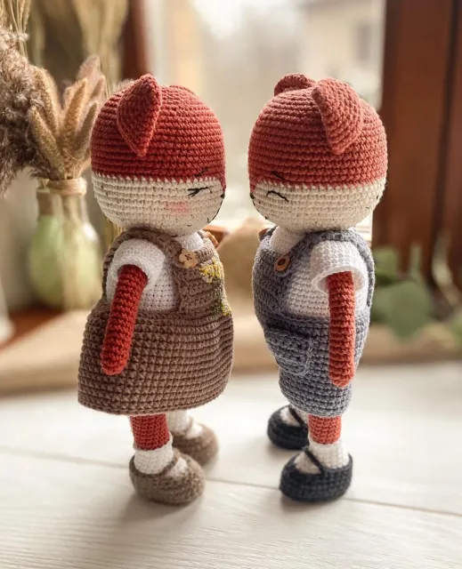 Rus-Eng. Мои карапузики🦊💕 Ещё немного их покажу в ленте))

МК на лисят 🦊 @scandistyle_dolls 

Pattern for these foxes in English is already in my store on Etsy💕 Link in bio.