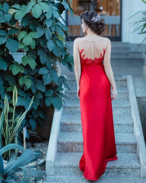 In this red maxi dress you won't go unnoticed! 😉 Oh no! This creation will make all eyes are on you! Pelagia combines a semi-matte red satin with an extremely luxurious lace from the Valentino collection! 😍
---
Handmade wedding and evening dresses. Buy ready dress or make custom order on our Etsy shop 👉 https://www.etsy.com/shop/AtelierLuckyDress

#maxidress #redmaxidress #eveningdress #redeveningdress #reddress #satindress #redsatindress #Valentino #Valentinolace #dressforwedding #elegantdress #sexydress #redsexydress #luxurydress #fashiondesigner

model: @tanushka_teti
makeup and hair: @juli.hair.love
photo: @marina_tripolko