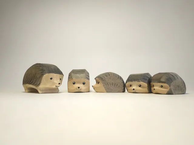 Wooden toys,hedgehog family.