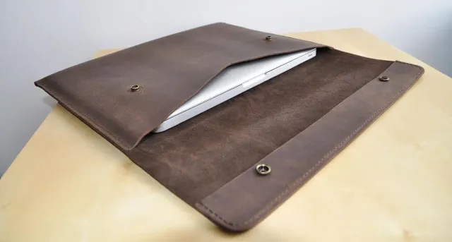 Made with care and attention.
Make for Macbook Pro 15 inch.
Nice touch feeling and well protect for your macbook.
