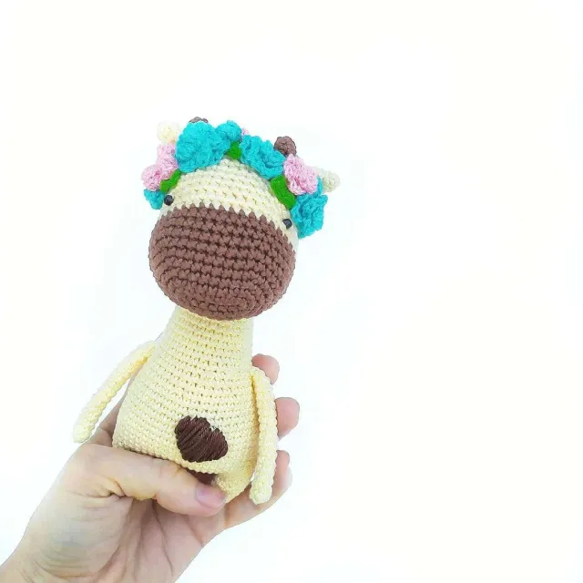Миленькая жирафа. По ней есть бесплатный МК. 

#жирафкрючком #амигуруми #схемыамигурами #жирафиккрючком #вязаныеигрушки  #вязаниекрючком #вяжу #игрушкиамигуруми #игрушкикрючком