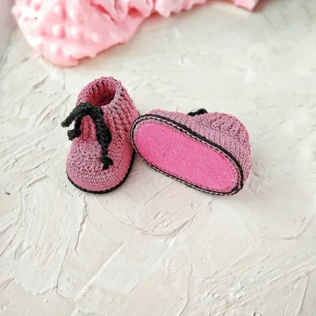 Cute Moccs😍 for your baby 👶
Crochet pattern are available in my stores,the link in my profile💐

#crochetpattern #bootiespattern #crochetmoccs