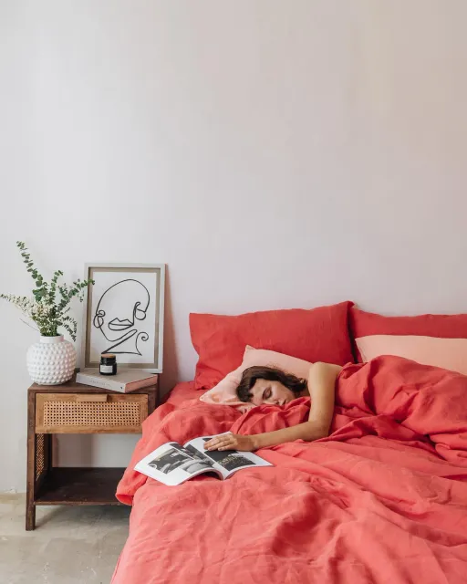 What’s the use of a perfect bedding that you can’t make your bed with?

None. 

Therefore, we offer sets in different sizes and would even make a custom one if you preorder🤍
Just drop us a line describing your dream bedding, we are open to any of your desires🍃