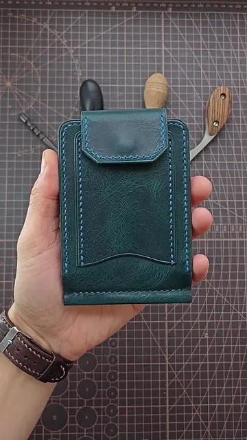Money clip wallet.

Video tutorial: https://youtu.be/vgWx6dMU5Z8?si=zUwjMqWWj1wCUCG0

Size: 13.5 cm*8.8 cm.