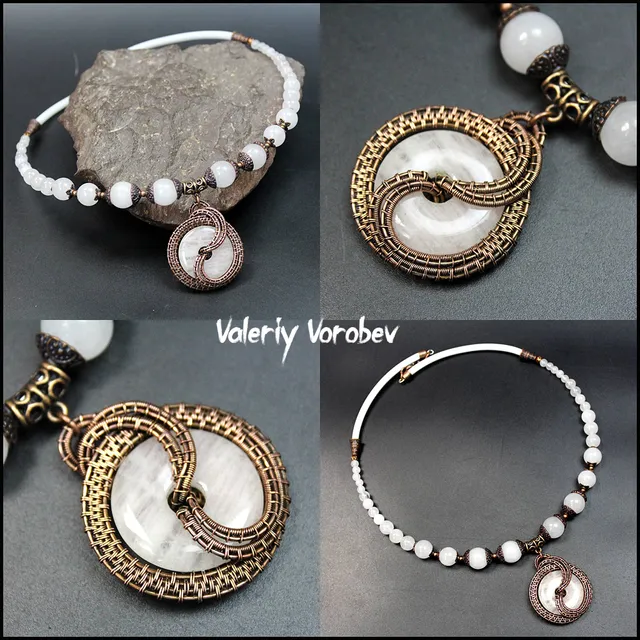 Copper Wire Wrapped Stone Donut Pendant Necklace. Handmade necklace with wire and stone pendant in the shape of a Donut. Natural quartz beads and white silicone tubes are assembled on memory wire. All the hardware is copper colored. The size of the handmade necklace is 50 cm.
