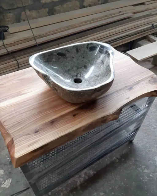 Клиент отправил фото с примеркой нашей Раковины от мастерской @truestone_!
⠀
Как вам?
⠀
#раковинаназаказ
#раковинаизкамня
#речнойкамень
#севастополь
#тюмень
#ремонт