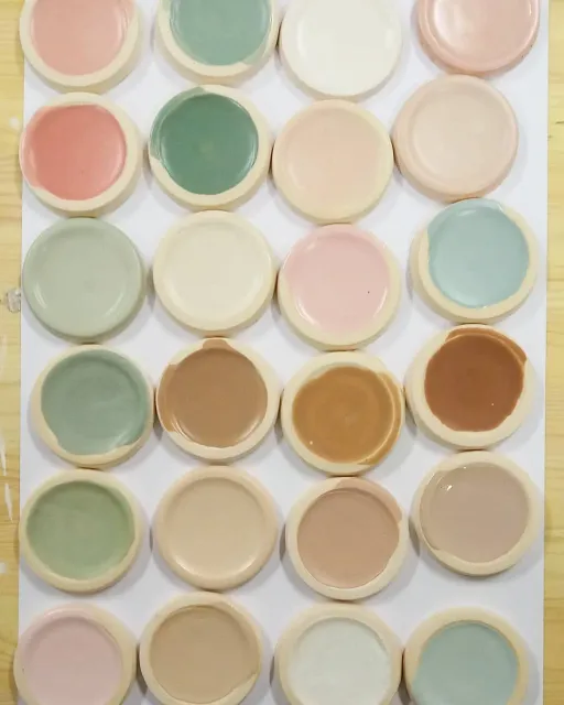 В поисках того самого цвета. 🤩

#color #research #workandprogress #glazing #glaze #colorpalette #керамика #цвет #процесс