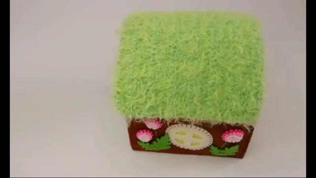 Enchanting handmade dollhouse playset, featuring a beautifully crafted felt house! This delightful toy set combines traditional techniques like embroidery, felt appliqué, crocheting, and sewing, creating a unique and charming playhouse for children aged 3 and up. Inside the cozy felt house resides a cute mouse, expertly felted from 100% wool, complete with sewn bead eyes and an embroidered face. The playhouse roof is conveniently secured with a magnetic clasp and crocheted with grass yarn for an extra touch of charm. This captivating toy set includes not only the felt house and wool mouse but also a cozy bed with a pillow and blanket, as well as wheat for imaginative play. Perfect for fostering creativity, this dollhouse is sure to delight young children