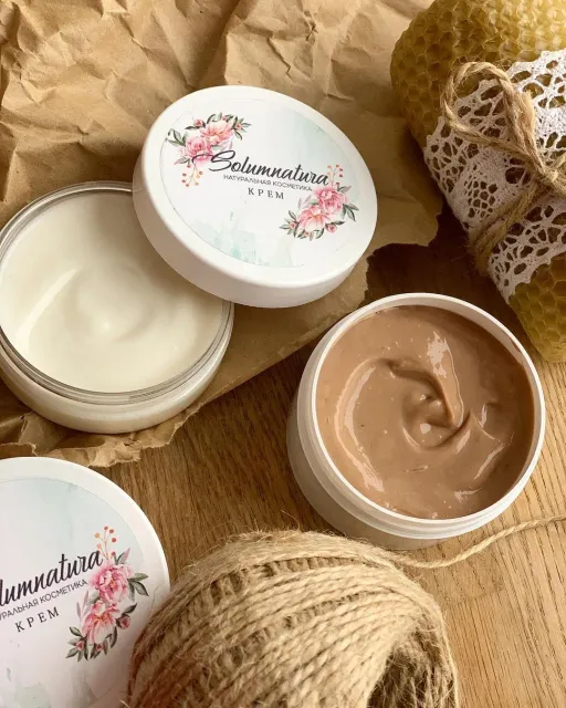 Похолодало немного❄️
И сейчас я не расстаюсь с этой парочкой: 🍫 шоколадный крем для ног
🧁крем для лица и рук - хит этой зимы!

.
.
.
.
.
#solumnatura_длялица #solumnatura_длярук #solumnatura_дляног #натуральнаякосметика #органическаякосметика #шоколад