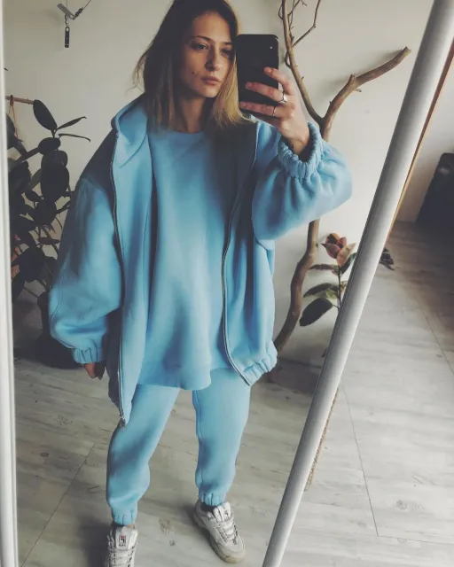 Я надену все лучшее сразу 😂

Очень #тепло

А вам ещё не тепло? Тогда я иду к вам 😂

Кстати, штаны у нас идут 3 размеров:
Хс-с
С-м
М-л
Побольше можно сделать под заказ) 

И Можно взять прям кайфовые свободные, а можно слим 🔥