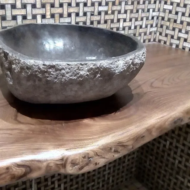 Столешница для ванны из дерева заинтересует истинных ценителей натуральной древесины в интерьере. Все изделия проходят необходимую для влажных помещений обработку, чтобы радовать Вас долгие годы.
.
#раковиныbanglo#раковинаизокаменелогодерева#раковиныизкамня #раковиныизнатуральногокамня #раковинаизоникса #раковинаизмрамора #работаскамнем#дизайнерскаяпродукция#слэбы #слэбыизмассивадерева#слэбыспб #слэбымск #декорванной #ваннаякомната #аксессуарыизкамня #раковинадляванной#элитнаясантехника#лофт #лофтдизайн #лофтинтерьер #ваннаякомнатадизайн #дизайнподключ#дизайнподключмосква #раковинымосква #раковиныспб