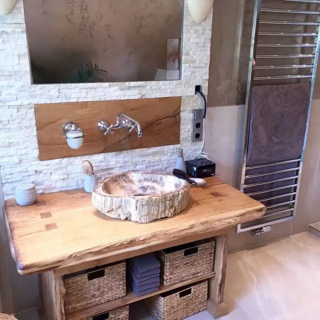 .
Самый экзотичный материал для изготовления раковин – окаменелое дерево. Раковины из окаменелого дерева в интерьере смотрятся очень стильно и придают помещению шарм. Невероятное сочетание крепости камня и прекрасной фактуры дерева помогают создать атмосферу роскоши. .
💥Цвет и форма раковины из окаменелого дерева никого не оставят равнодушным.
.
#экостильвинтерьере#экостильинтерьера#экостиль#деревовинтерьере#дереворучнойработы#деревовванной#окаменелоедерево#окаменелоедеревокупить#сантехникалюкс#сантехникаспб#сантехникавмоскве#сантехникаизкамня#раковиныbanglo#раковинынастолешницу #раковинычаши #раковины #раковиныизкамня