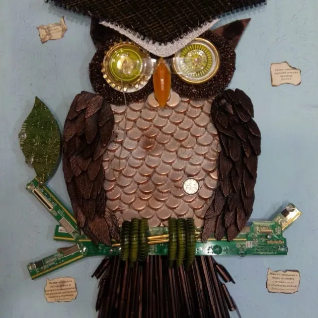 "Мудрейшая птица на свете - сова:
Все слышит, но очень скупа на слова.
Чем больше услышит - тем меньше болтает.
Ах, этого многим из нас не хватает! "
©Борис Заходер
_______
⚙️ Мои работы в стиле #стимпанк и #ассамбляж. К сожалению на фото процесс работ, а готовые уже подарены в Шуйский филиал ИвГУ и Пучежский суд🧐 и находятся там) #SanSey 
________ 
С уважением,
⚙️Мастерская "SanSey.Steampunk", Александр Самышин