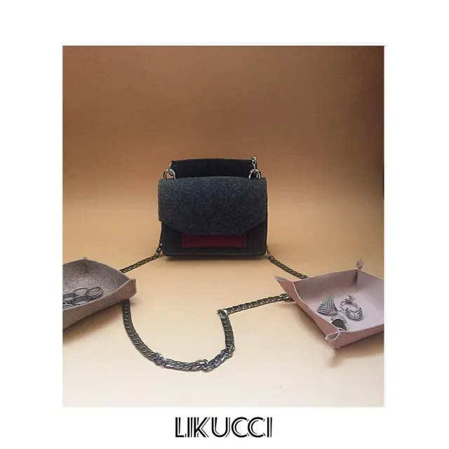 А эта модель сшита из немецкого фетра с элементом кожаного кармана😍
Размеры: 16/11/7
#сумкиручнойработы #мода #стиль #модницы #сумки #москва #новыйгод #bag #bagsforsale #handmade #bags #vogue #magazine #newyear #дом2#newyork #fashion #дом2тнт #fashionweek #blogger #fashionblogger#fikssonmaria #woomanslook #fashion#voyage #замш#замшевыесумки#цум#гум
