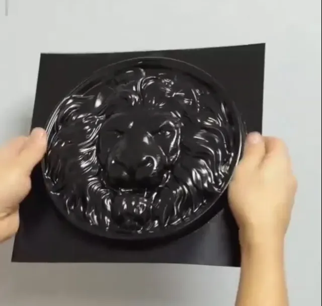 The "Lion"🦁 plastic mold is the perfect tool for creating unique and intricate designs in concrete and gypsum.