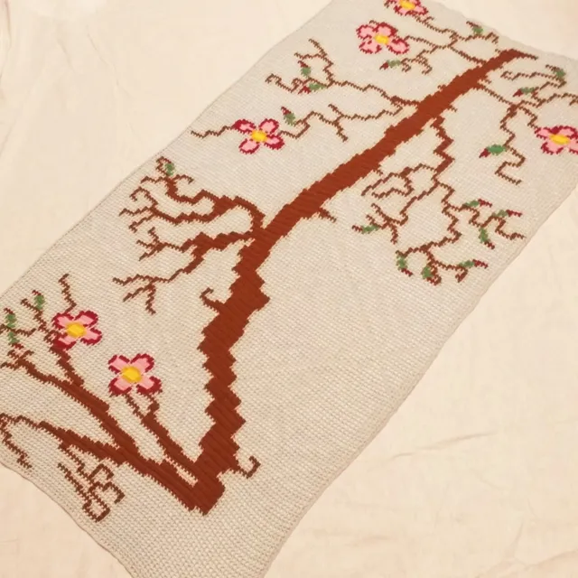 Amazing tablecloth crocheted in fillet style using different colors and threads.
