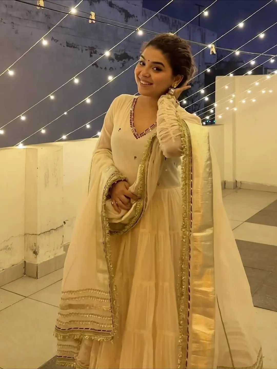 cream indian dress Nude Cream Abstract Dori Lehenga Set XXL