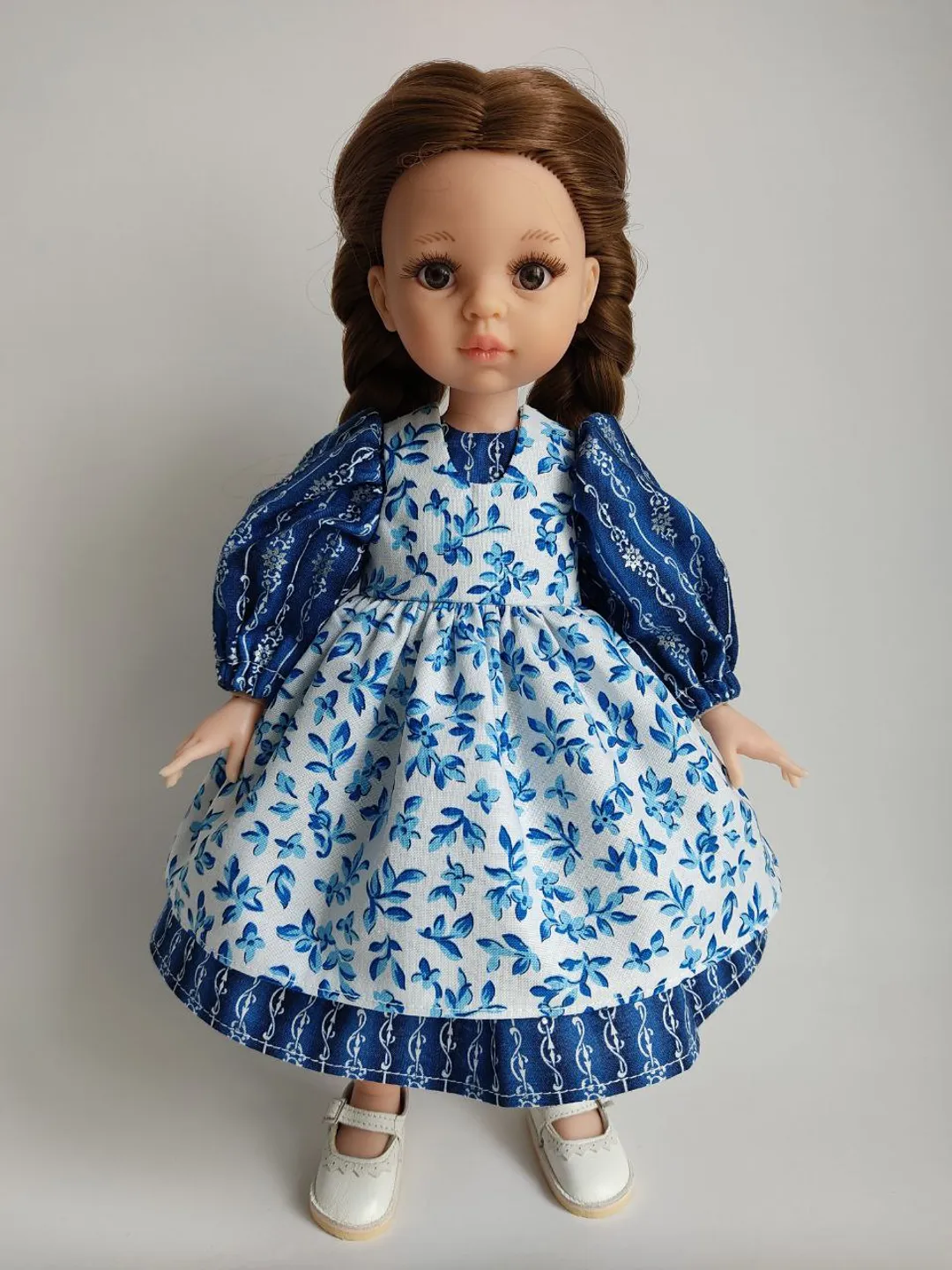 PDF sewing pattern for Paola Reina dolls.