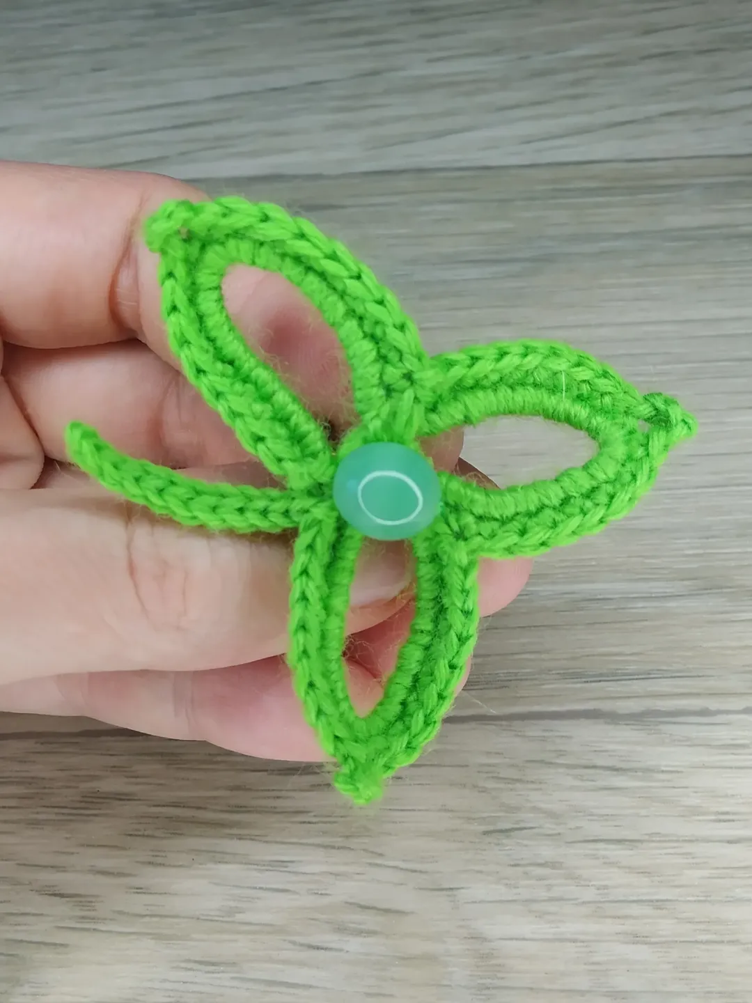 Shamrock pin hand knit. Clover leaf brooch. Irich crochet brooch. St. Patricks brooch. St. Patricks day brooch