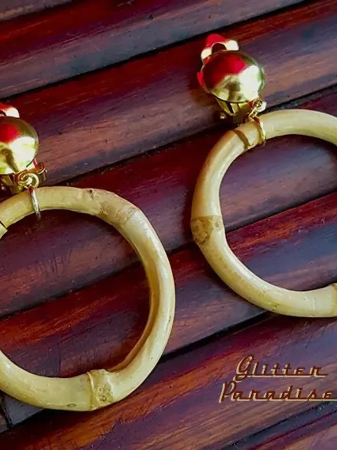 Créoles en bambou naturel à clips - Bambou - Anneaux en Bambou - Wahine - Bijoux Bambou - Aloha - Vintage Exotica - Glitter Paradise®