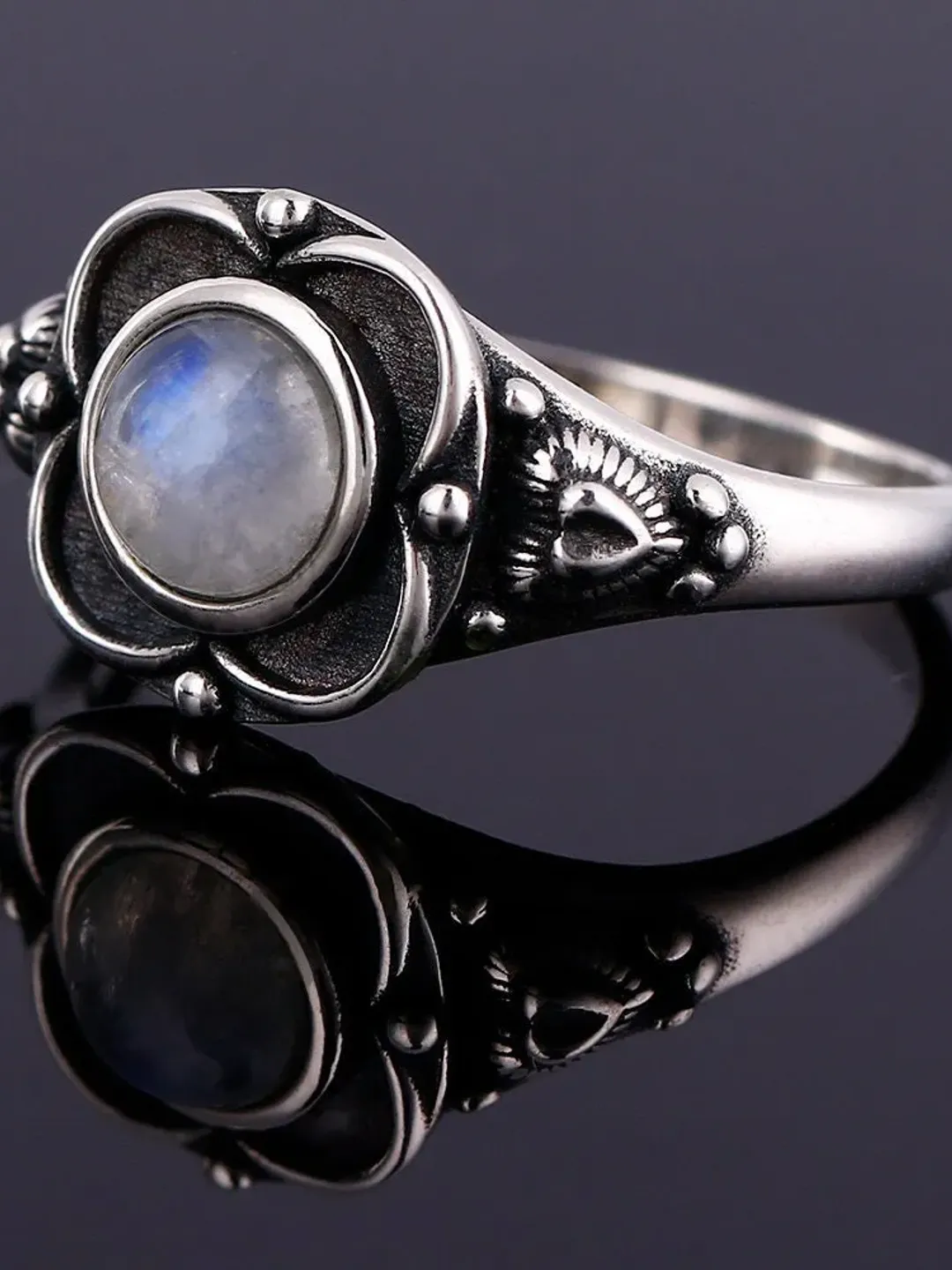 moonstone ring, silver moonstone antique ring, moonstone gem ring, vintage 925 silver gem stone ring, antique ring, gothic moonstone ring