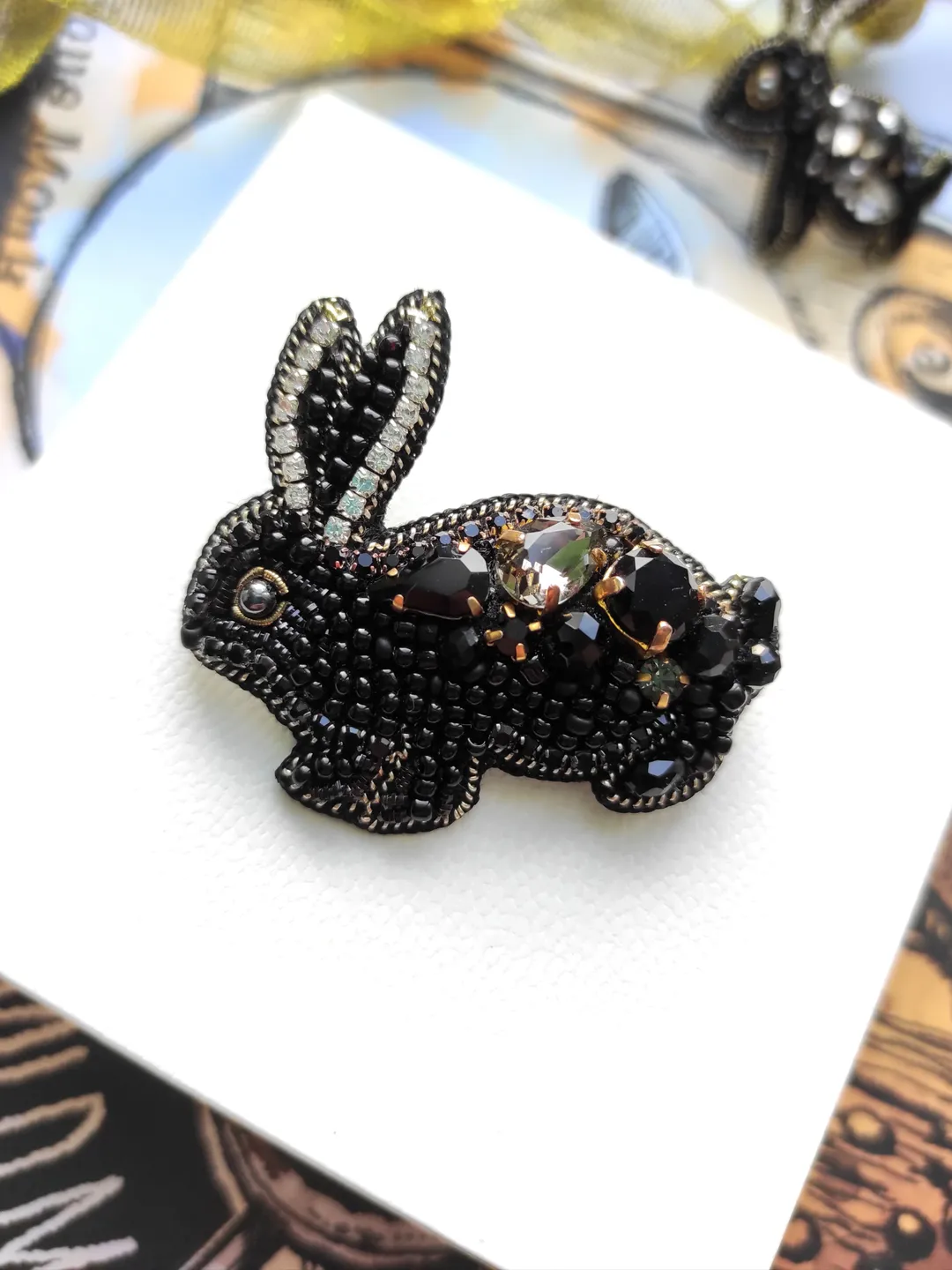 Rascal Rabit Pin Beaded rabbit brooch, rabbit, brooch pin, beaded brooch, new year gift ...