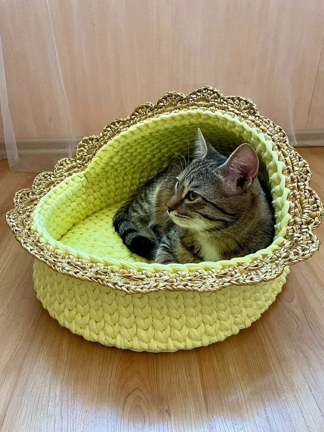 1Pet Bed for cats and small dogs, from natural yarn