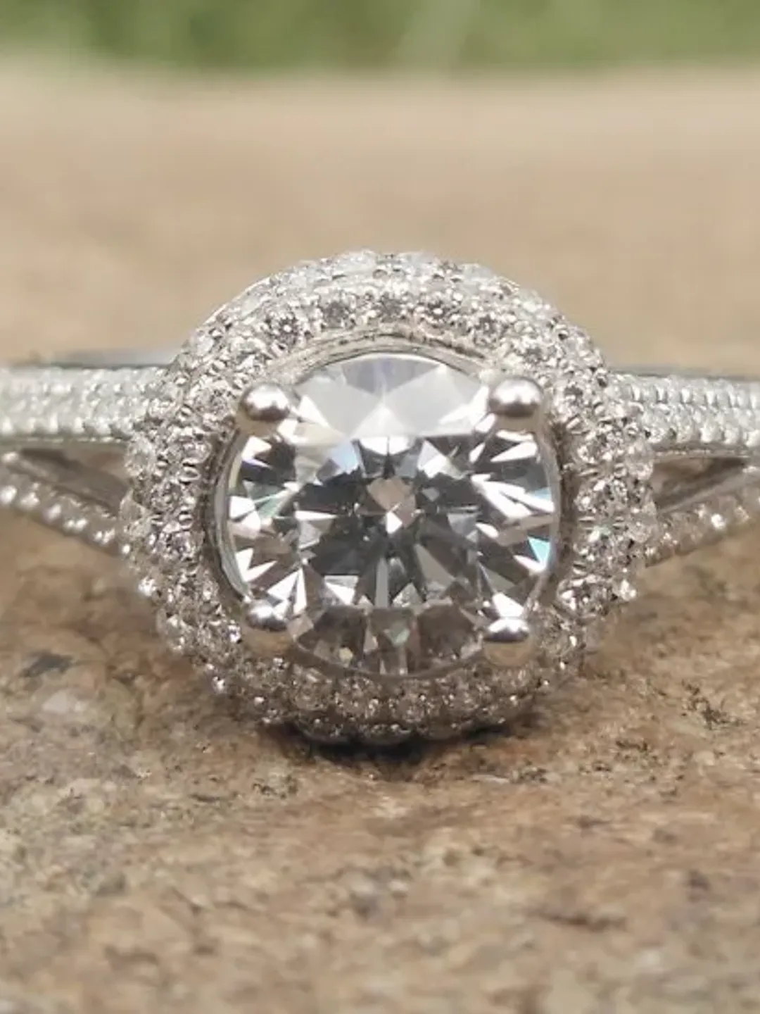 Item089-14K White Gold Round 5.5MM Diamond Ring / Engagement Ring / Halo Semi Mount Ring