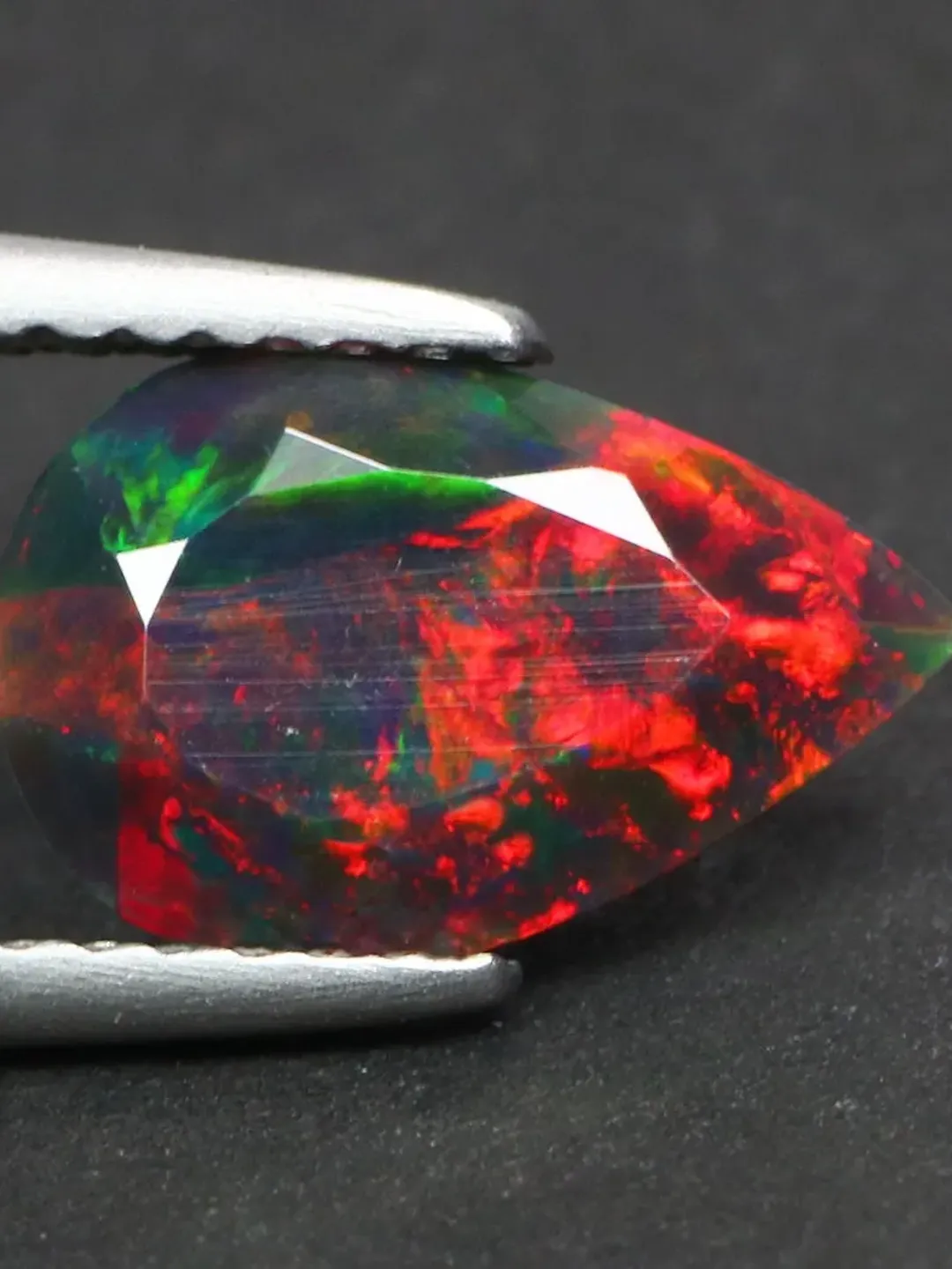 1.01 CT World class 3D Red Flash Pattern 100% Natural Welo Black Opal Cut Gemstone