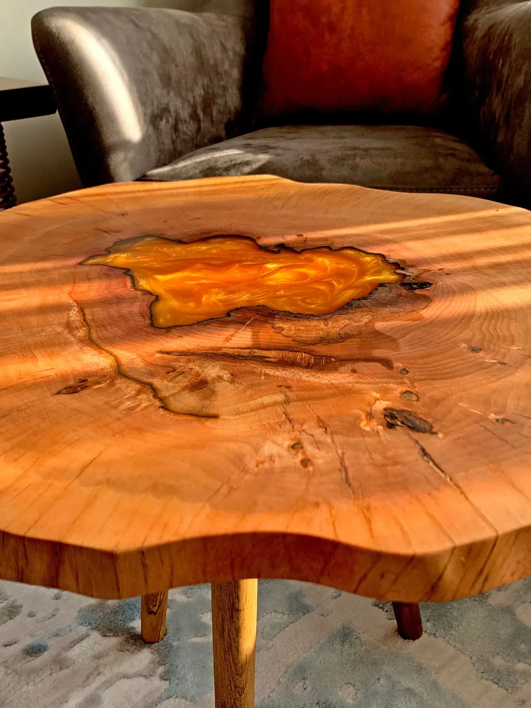 Epoxy Coffee Table Round Wooden End Tables Oak Woodwork Side Table for Living Room Golden Nesting Table Yellow Circle Unique Custom Design