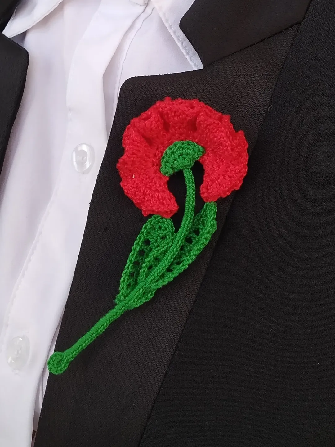Red carnation flower. Red carnation lapel pin. Crochet flower brooch for women. Daisy floral pin.