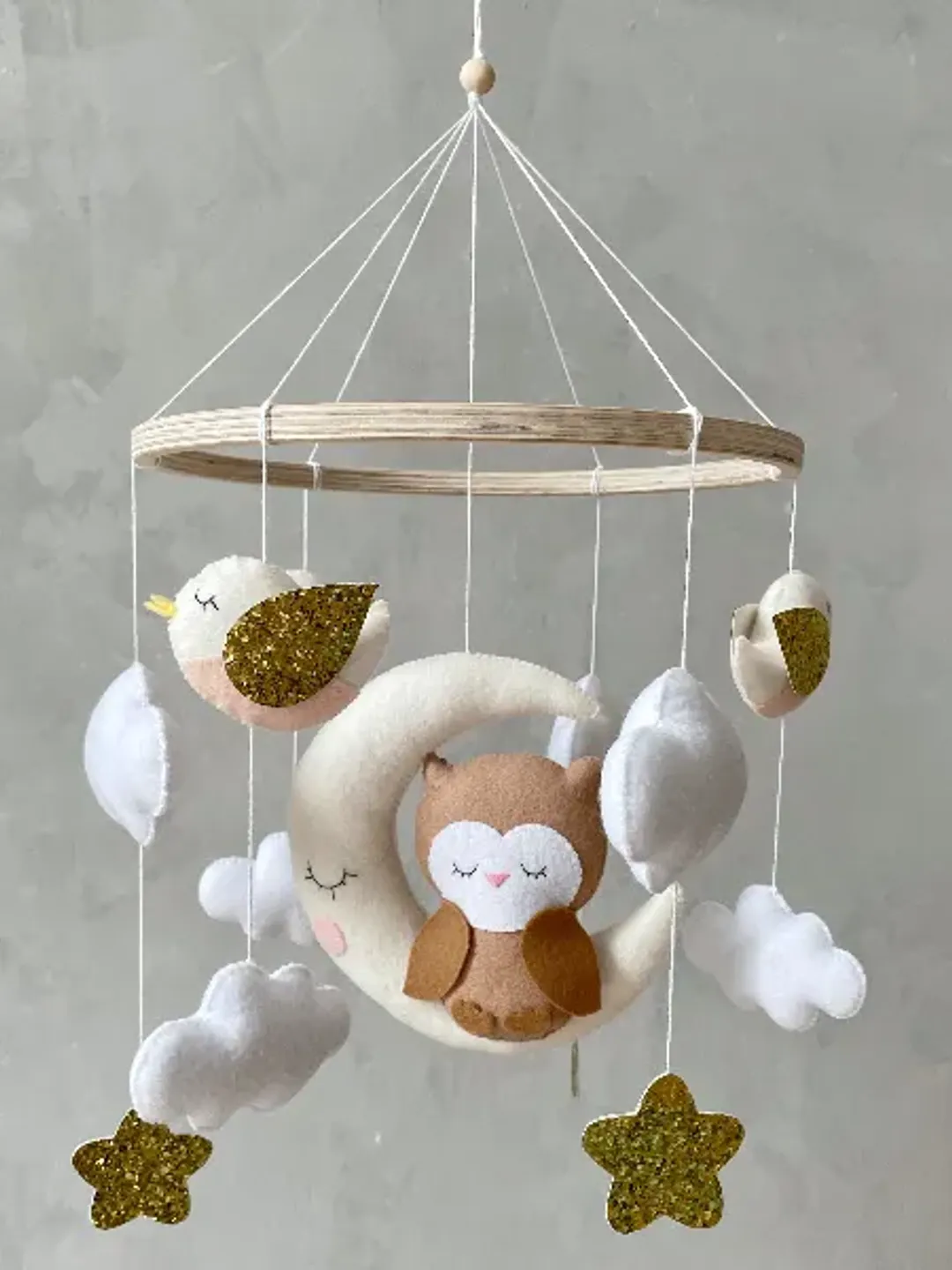 Owl baby mobile. Woodland nursery mobile neutral. Felt nursery decor. Woodland baby shower gift