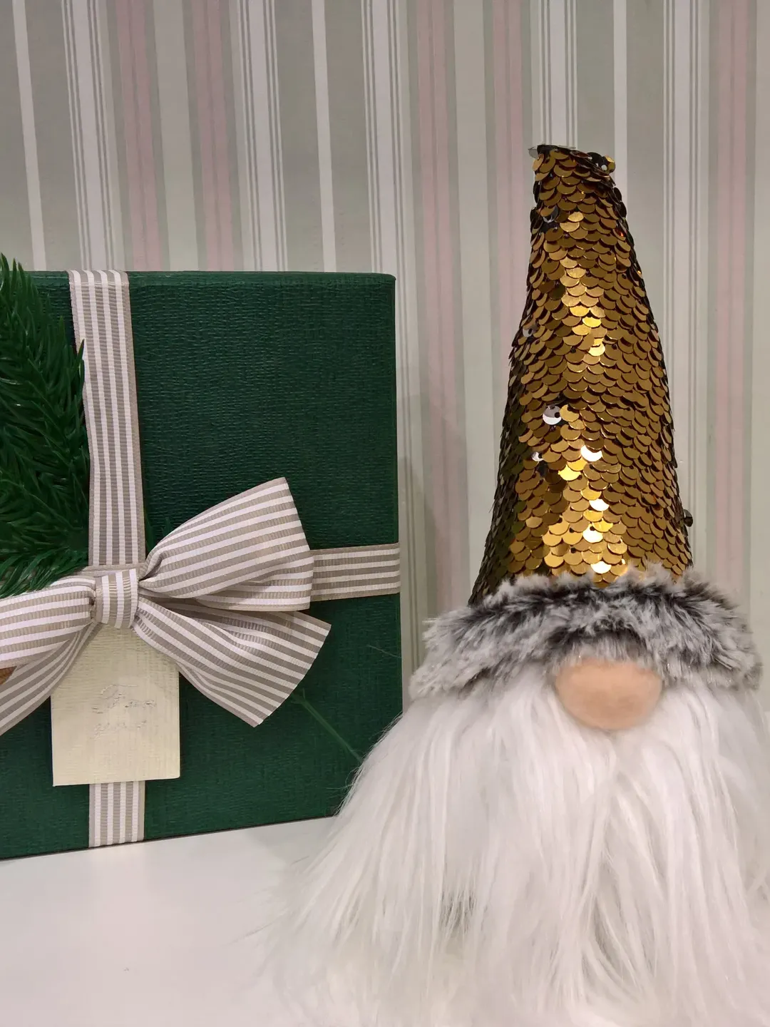 Christmas Gnome with Gold-Silver Sequin, Nordic Xmas Home Decoration Scandinavian Tomte
