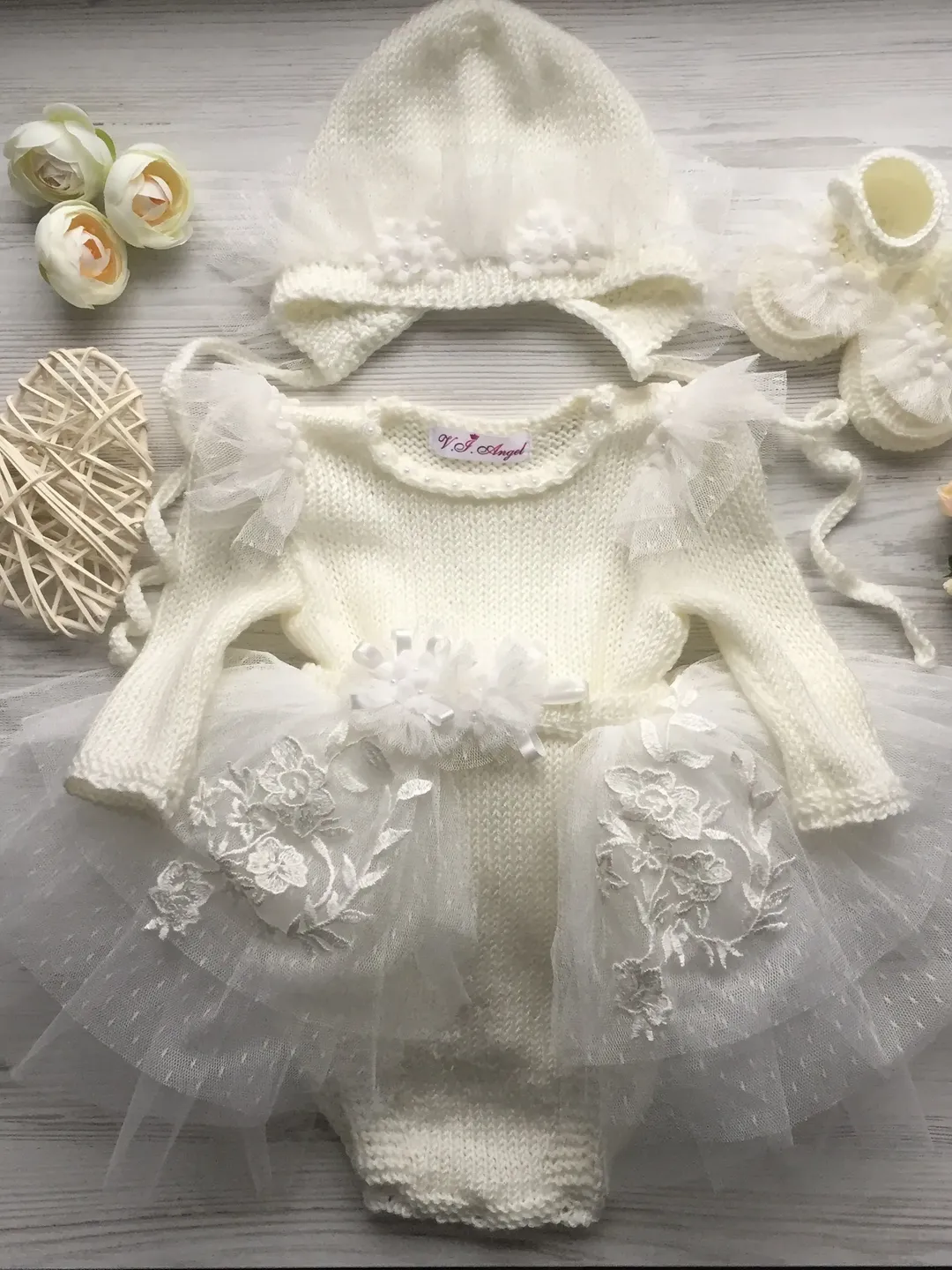 Baptism clothing set for baby girl. Take home outfit for girl. Baby shower gift. Romper, tutu, hat and booties for baby girl. Vintage outfit