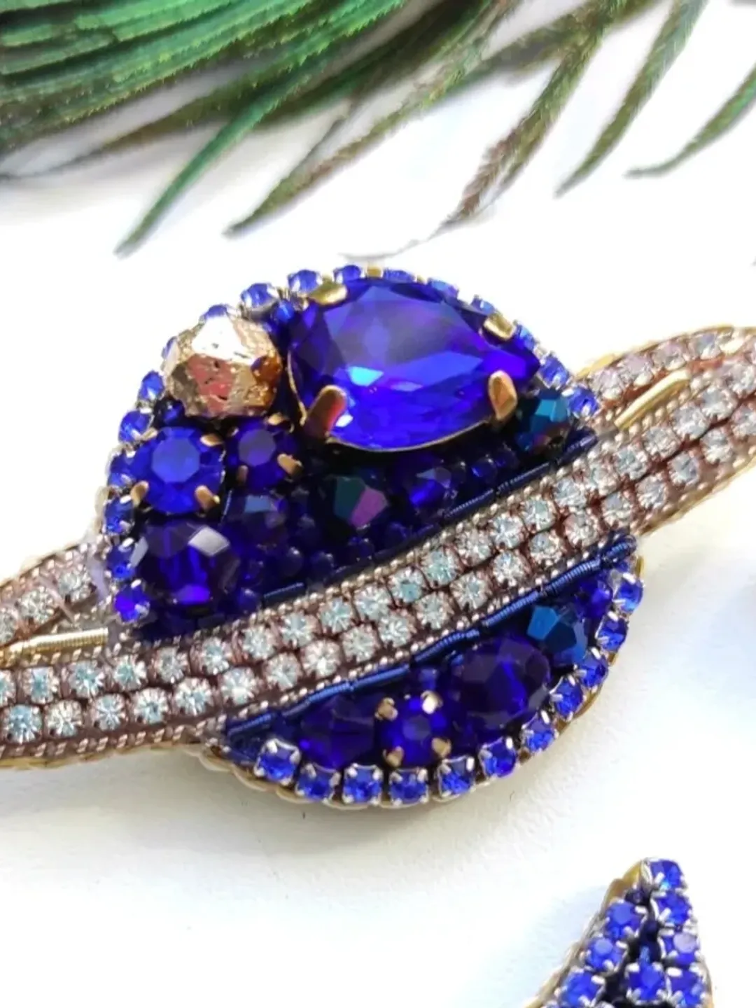 Blue Saturn brooch, beaded brooch, embroidered brooch, space pin, planet pin, brooch pin, handmade brooch, gift for her