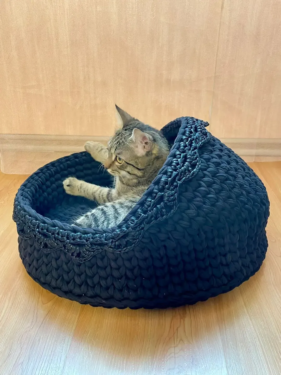 1Pet Bed for cats and small dogs, from natural yarn