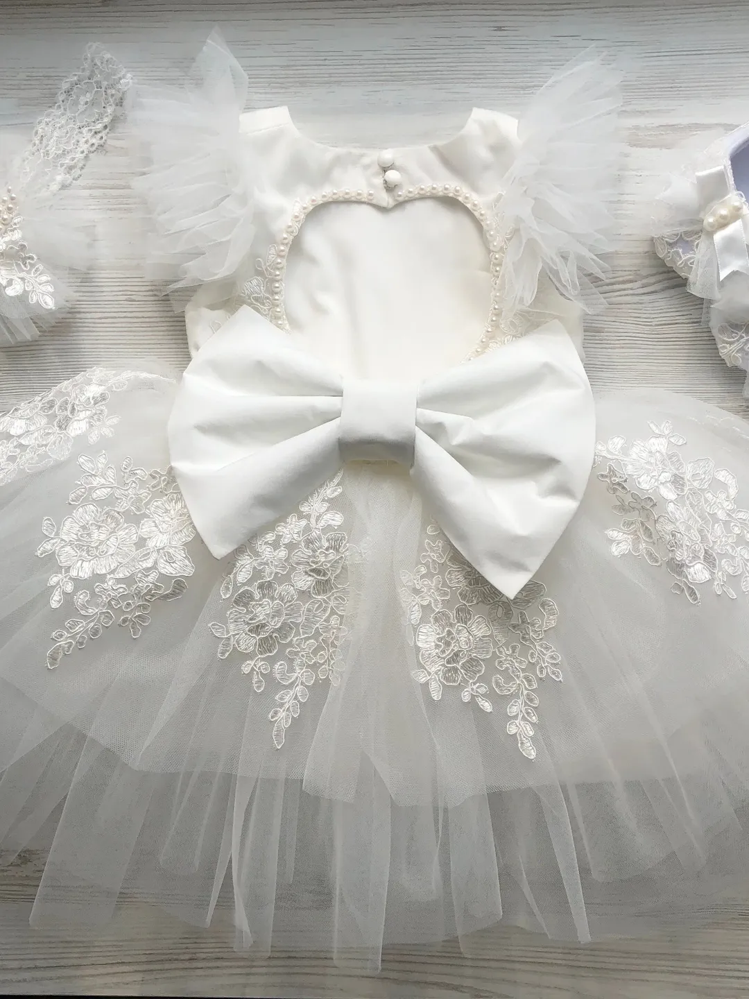 Ivory dress with lace, headband and shoes for girl. First birthday outfit for girl. Baptism outfit. Christening gown. Flower girl dress.