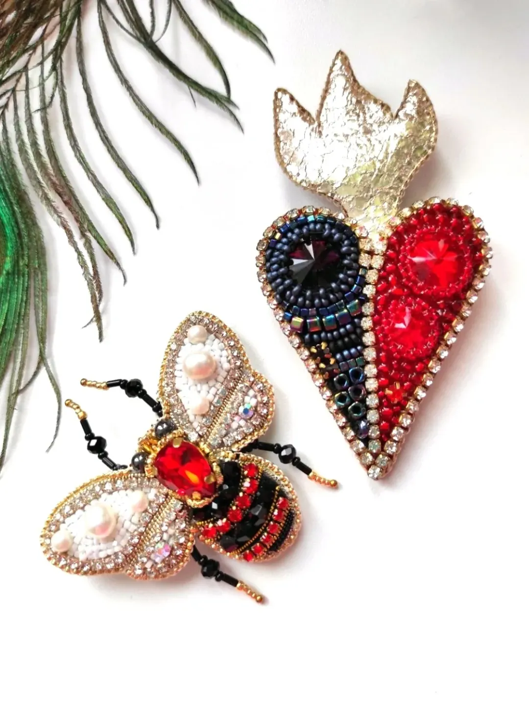 Jewelry set, bee and heart, Beaded heart brooch, heart pin, burning heart brooch, heart, heart pin, gift for her, pin