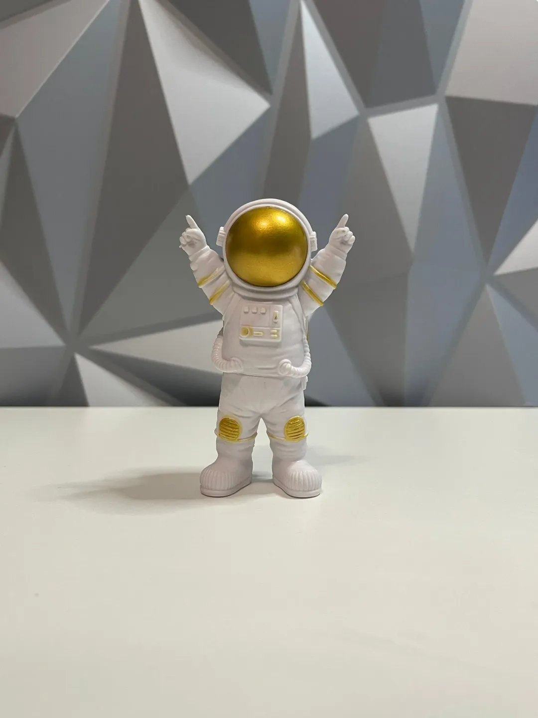 Crypto Moon Mission Astronaut figurine (3 Styles)