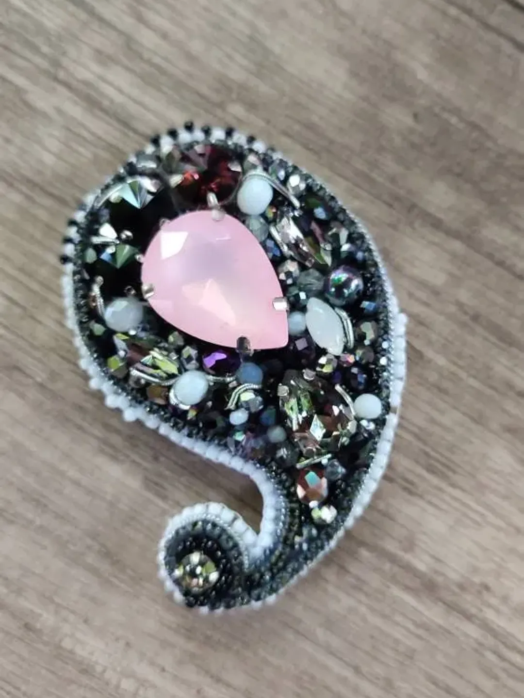 Brooch embroidery Embroided beaded paisley magnet brooch Custom accessories Embroidered jewelry Embroidered pins Embroidered brooches