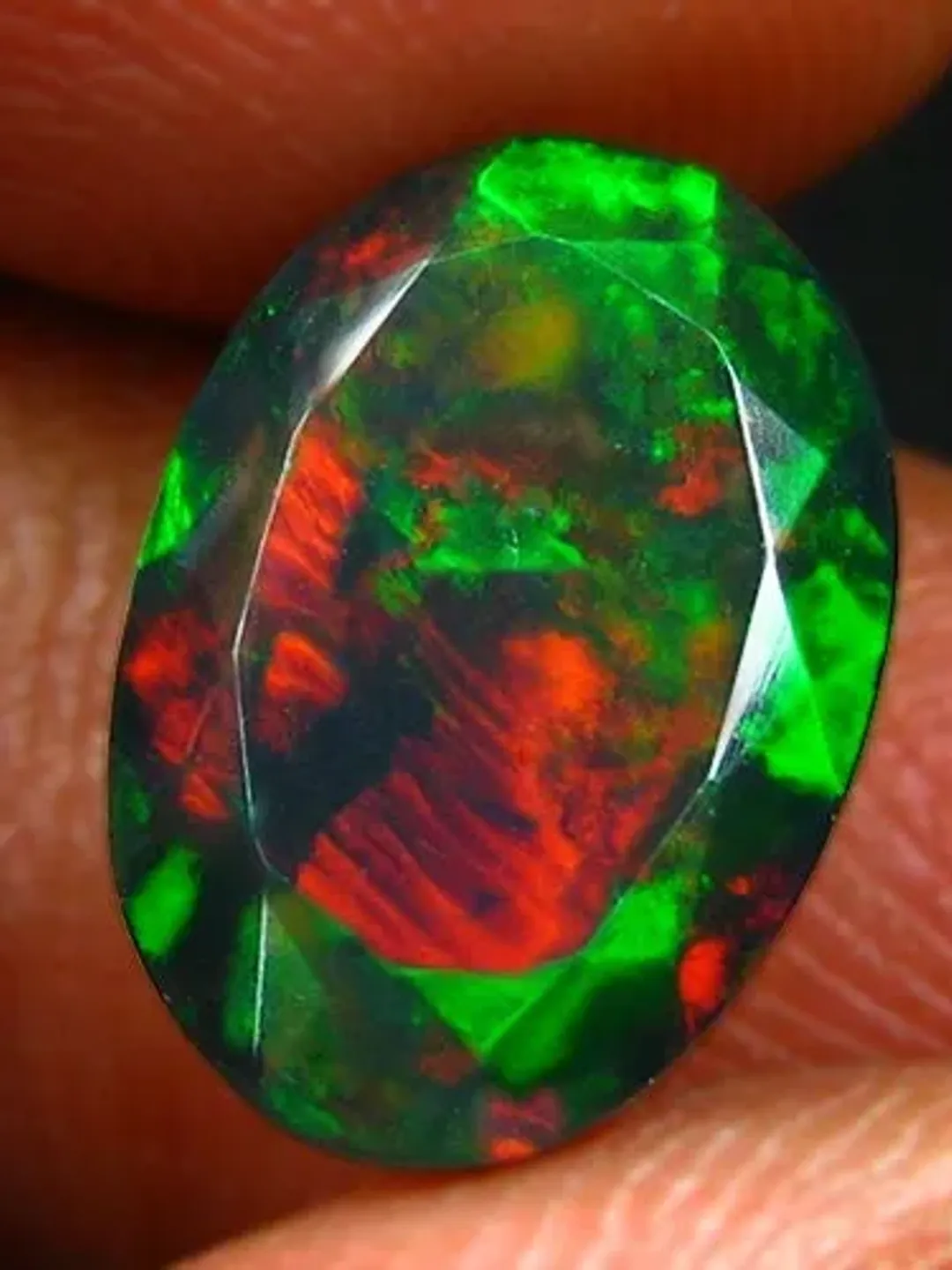 2.86 CT World class 3D Red Flash Pattern 100% Natural Welo Black Opal Cut Gemstone
