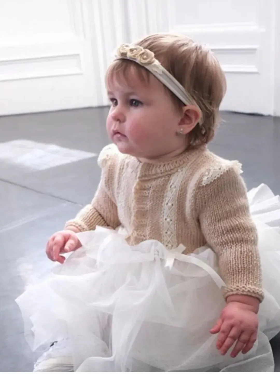 Hand made knitting baby outfit. Clothing set for baby girl. Take home outfit for girl. Baby shower outfit for baby girl. Dress for baby girl