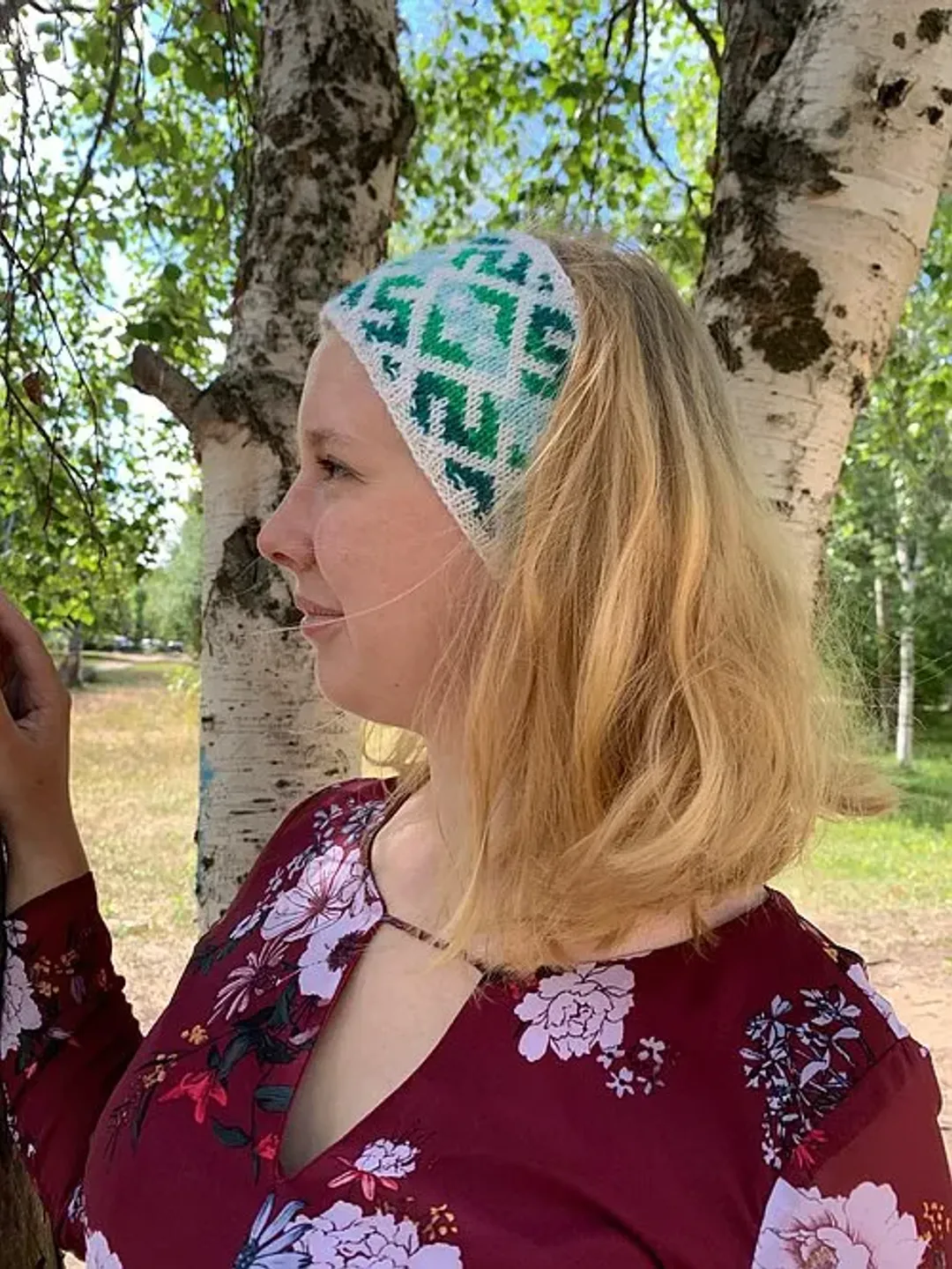 Women's wool headband green with jacquard pattern hand-knitted